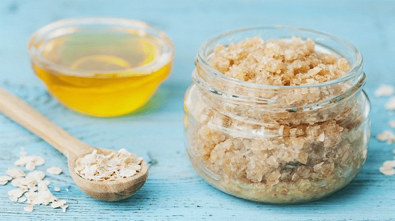 Make a Natural Olive Oil and Sugar Scrub